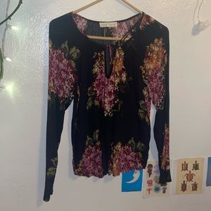 Small light breathable blouse floral black purple